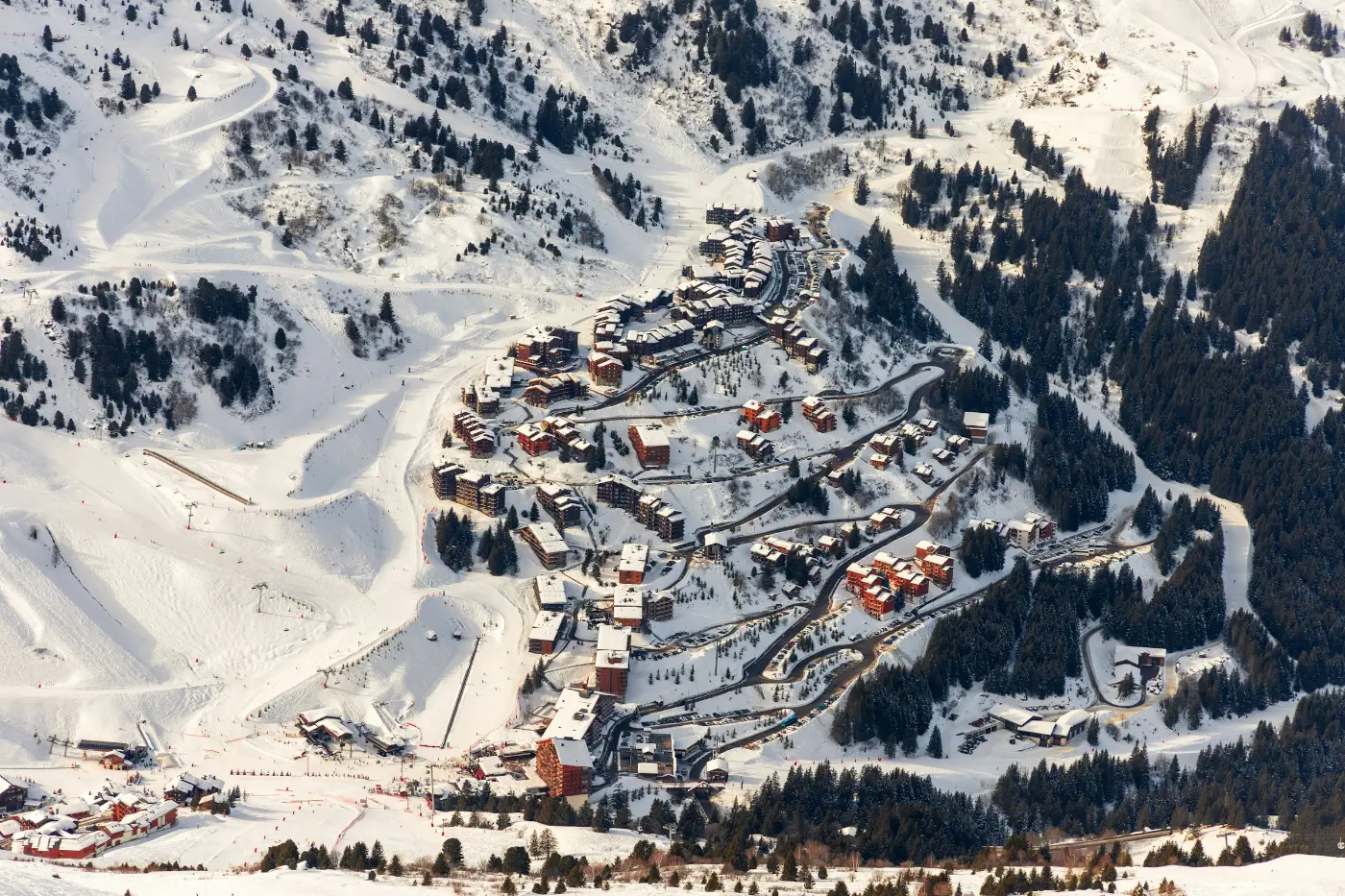 Vue aérienne de Val Thorens enneigé